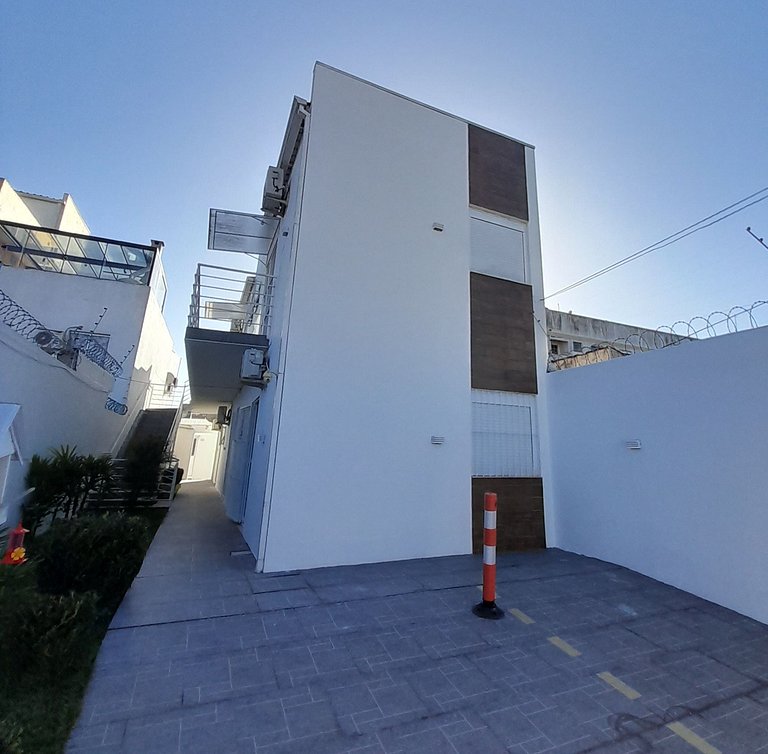 QUITINETE EXECUTIVO com garagem CENTRAL