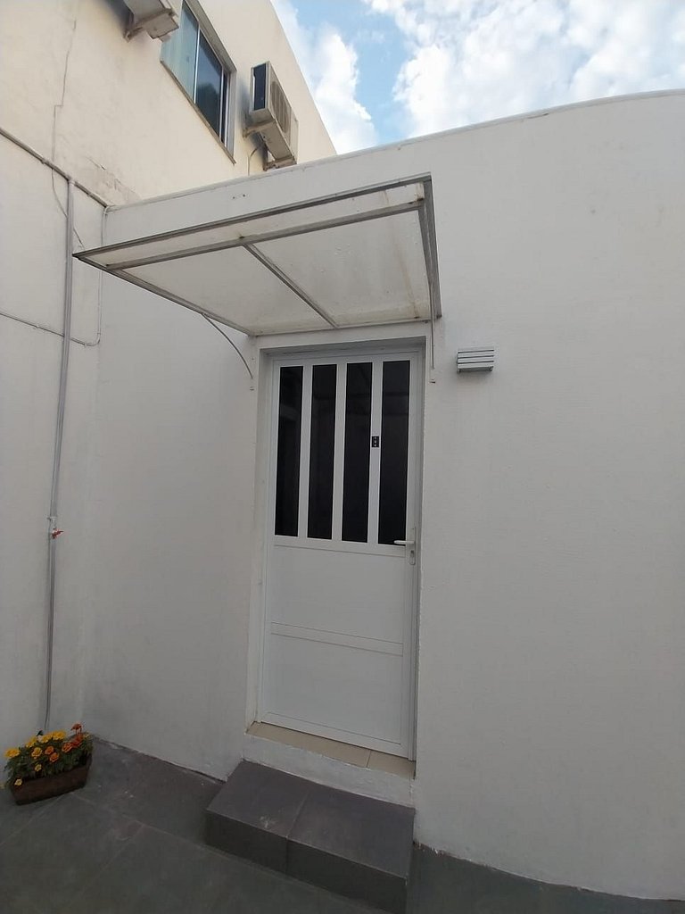 QUITINETE EXECUTIVO com garagem CENTRAL